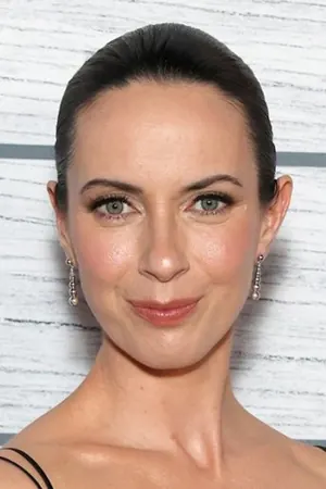 Кейт О’Флинн в роли Патриша Мойер